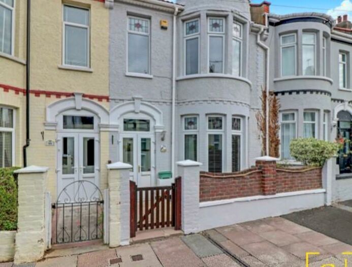4 Bedroom Terraced House To Rent In Hainault Avenue, Westcliff-On-Sea, Essex, SS0