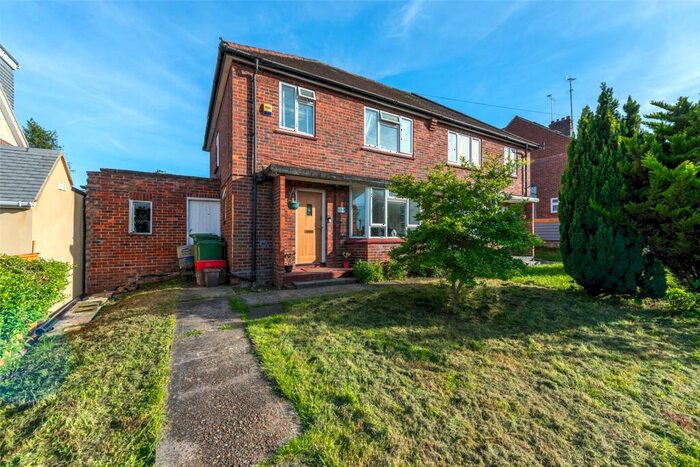 3 Bedroom Semi-Detached House To Rent In Avenue Road, Erith, DA8