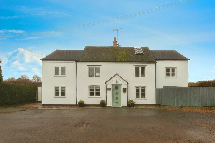 4 Bedroom Detached House For Sale In Newtown, Kimbolton, Huntingdon, PE28