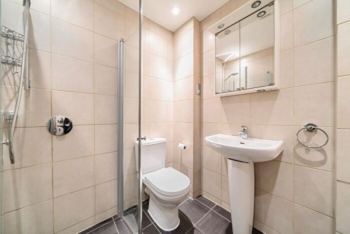2 Bedroom Apartment To Rent In Westgate Terrace London, SW10