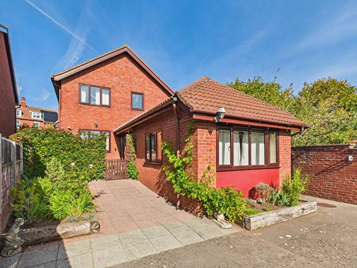 4 Bedroom Detached House For Sale In Court Road, Ross-On-Wye, HR9