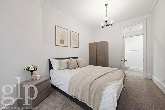 1 Bedroom Flat To Rent In Charing Cross Road, Covent Garden, WC2H