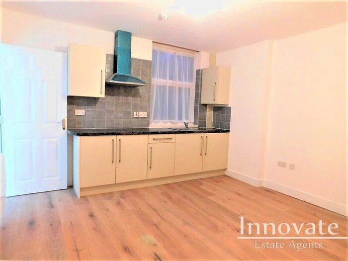 1 Bedroom Flat To Rent In Dudley Road West, Oldbury, A Spacious One Bedroom Flat, B69