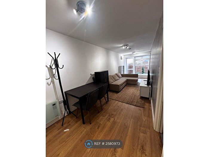 2 Bedroom Flat To Rent In Wimbledon Park Road, London, SW18
