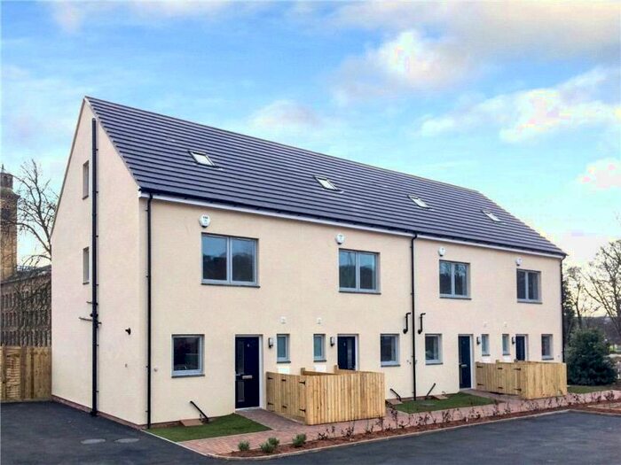 3 Bedroom Property To Rent In Salts View, Baildon, BD17