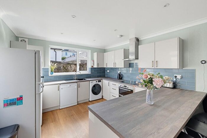 6 Bedroom Terraced House To Rent In Diamond Avenue, Plymouth, PL4
