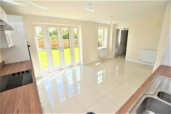 4 Bedroom Detached House For Sale In Parry Drive, Oakley Vale, Corby, NN18