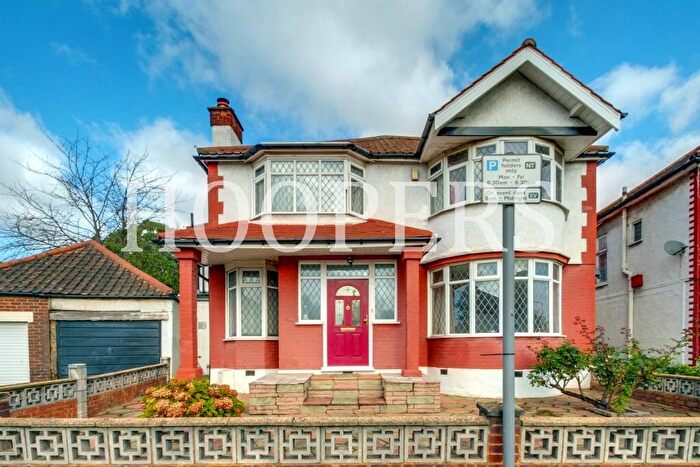 4 Bedroom Detached House For Sale In Lennox Gardens, London, NW10