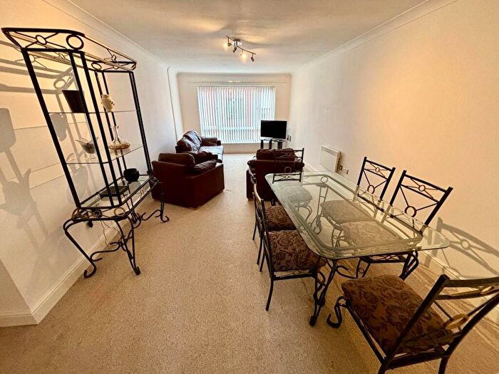 3 Bedroom Apartment For Sale In Townsend Way, Birmingham, B1