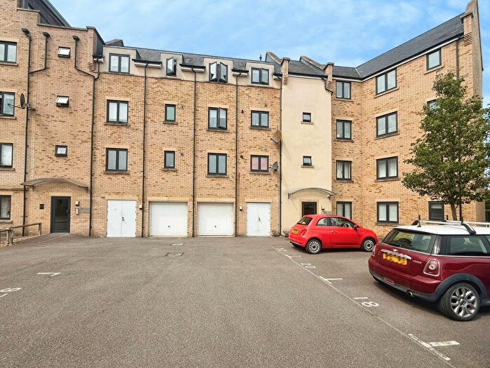 2 Bedroom Flat To Rent In Sweetpea Way, Cambridge, CB4