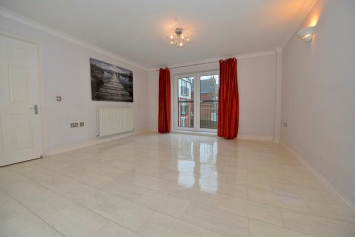 2 Bedroom Flat To Rent In Archers Road, Archway, Southampton, SO15