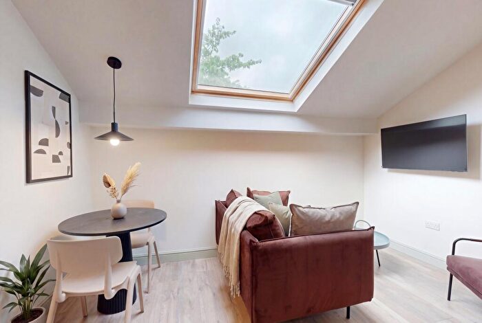Studio To Rent In Moorland Road, Leeds, LS6