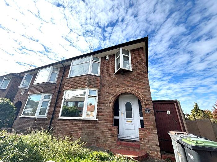 3 Bedroom Semi-Detached House For Sale In Durham Road, St Annes, Luton, Bedfordshire, LU2