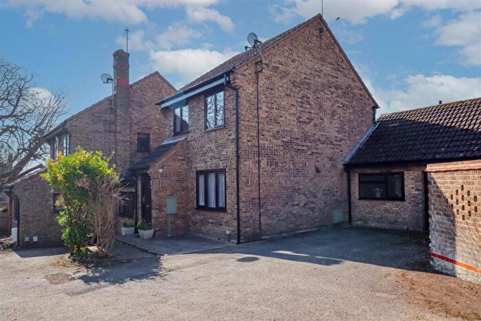 3 Bedroom Link Detached House For Sale In Butchers Close, Bishops Itchington, Southam, CV47