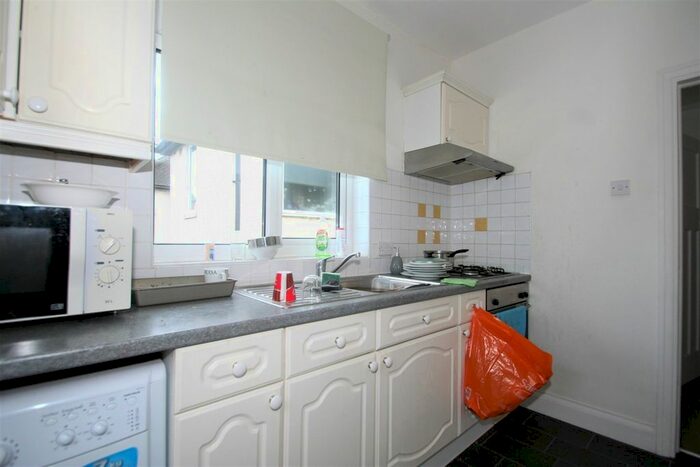 1 Bedroom Flat To Rent In Park Road, London NW4