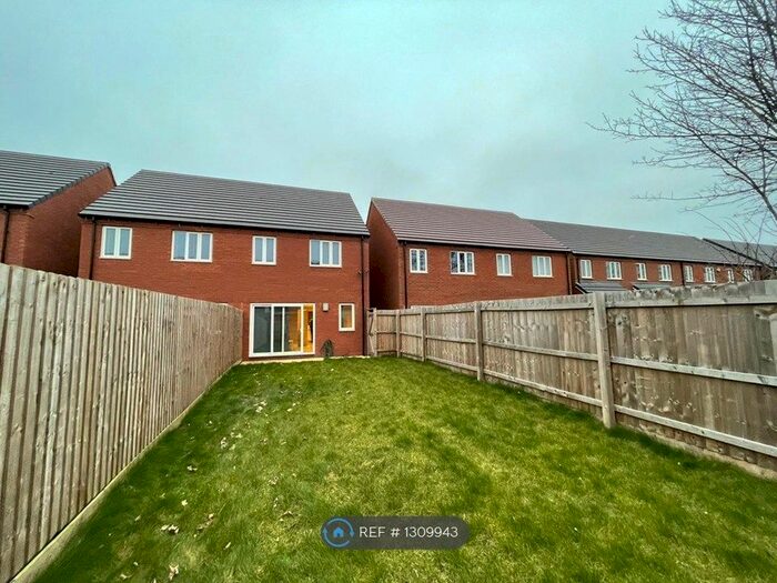 3 Bedroom Semi-Detached House To Rent In John Brooks Avenue, Smethwick B66