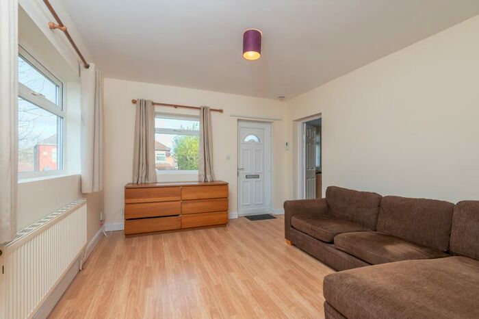 1 Bedroom Flat To Rent In Gledhow Park Avenue, Chapel Allerton, Leeds, LS7