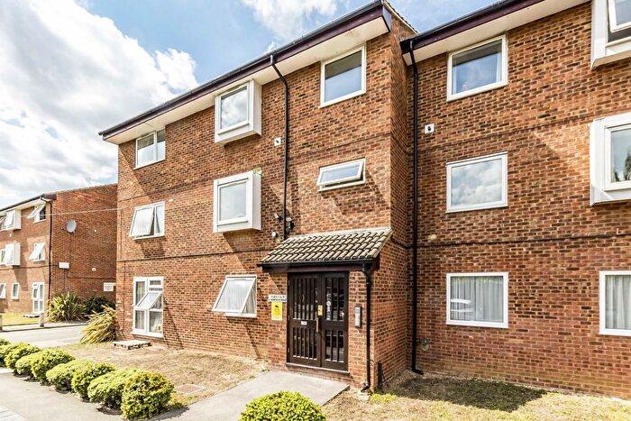 2 Bedroom Flat To Rent In Henfield Road, Wimbledon, SW19