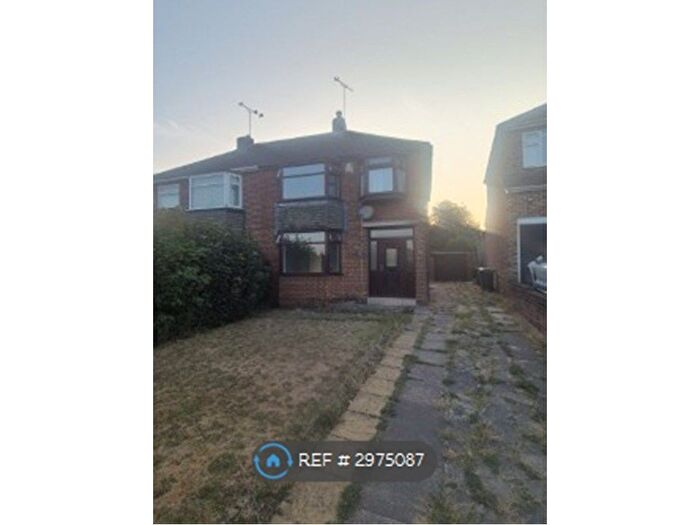 3 Bedroom Semi-Detached House To Rent In Grange Road, Rotherham, S60