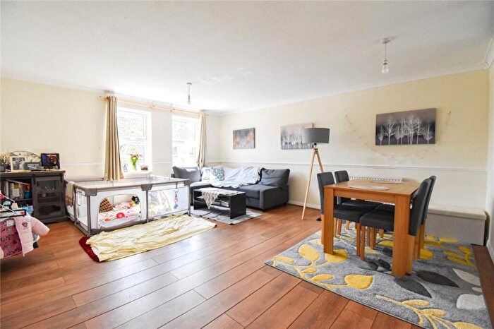 2 Bedroom Apartment To Rent In Roman Courts, Cambridge, CB4