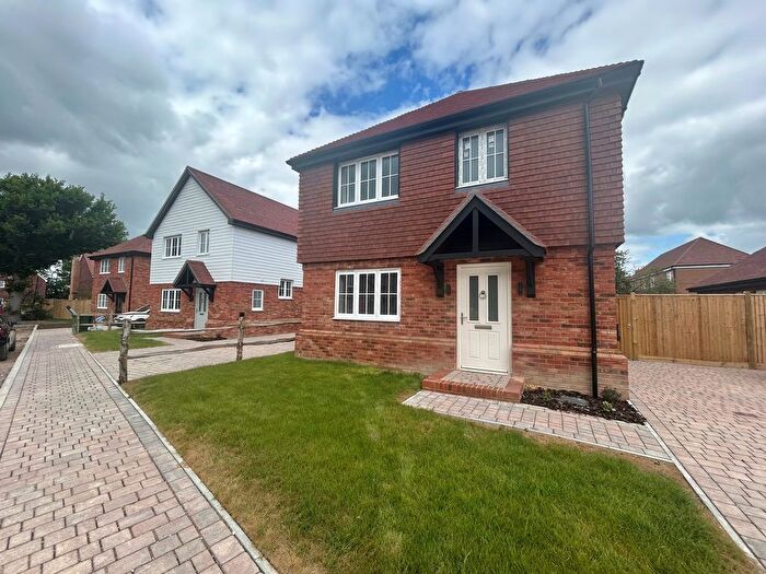3 Bedroom Detached House For Sale In Hop Gardens, Ninfield, Battle, TN33