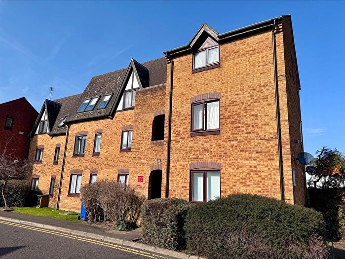 Studio To Rent In Badgers Close, Harrow, HA1