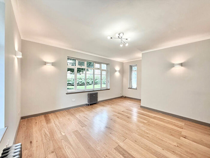 2 Bedroom Flat To Rent In Greville Hall, NW6