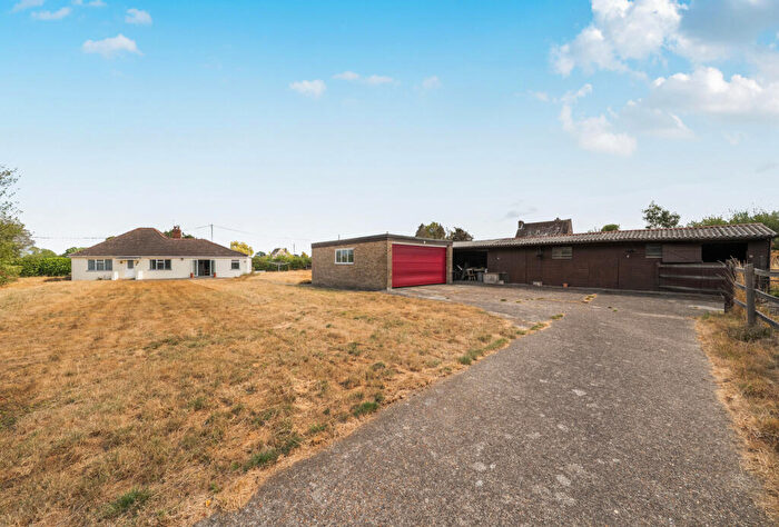 3 Bedroom Bungalow For Sale In Nursery Lane, Hookwood, Horley, Surrey, RH6