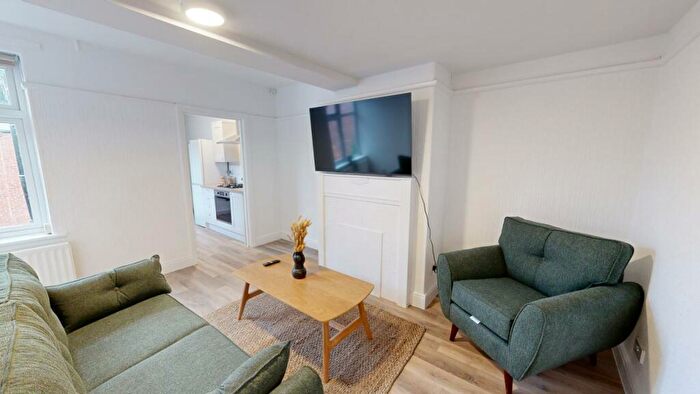 4 Bedroom Flat To Rent In Chillingham Road, NE6