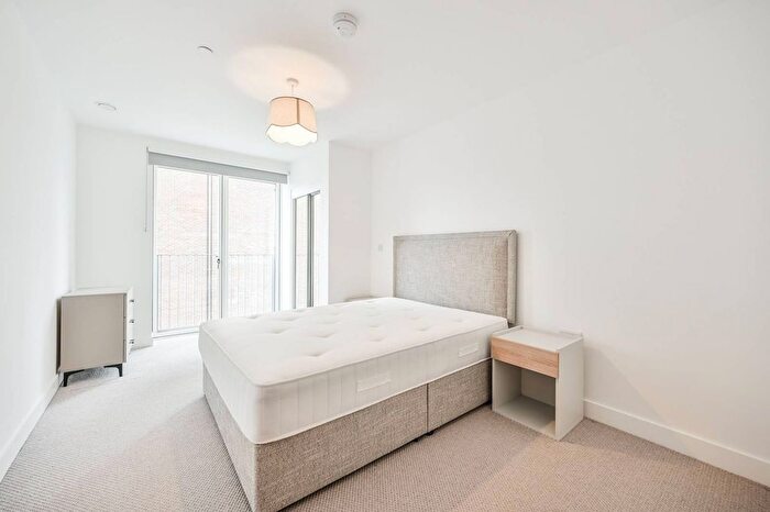 2 Bedroom Flat To Rent In Approach House, Tottenham, London, N17