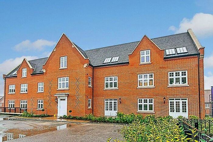 1 Bedroom Flat To Rent In The Galleries, Warley, Brentwood, CM14