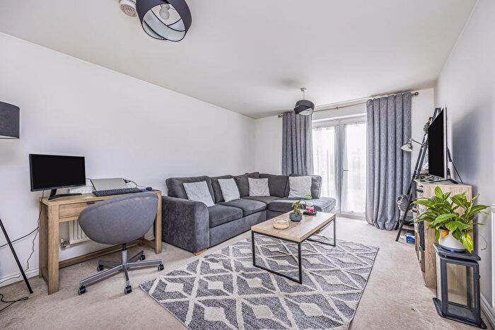 2 Bedroom Apartment To Rent In Tudor Crescent, Cosham, PO6