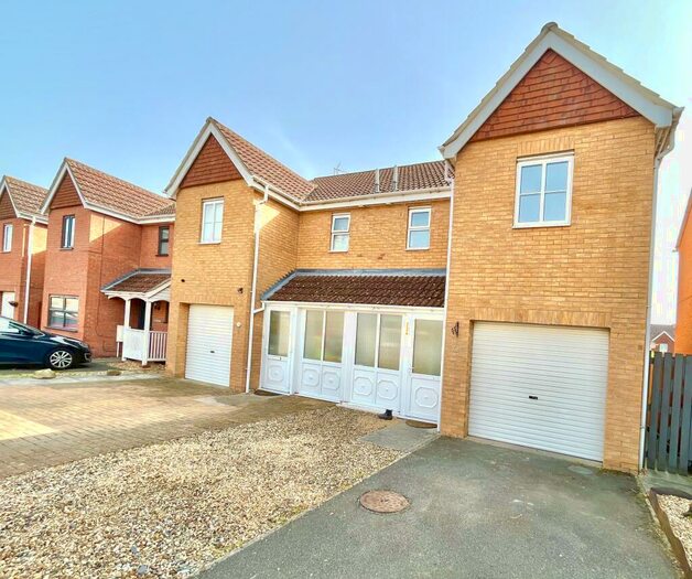 3 Bedroom House To Rent In Dagless Way, March, PE15