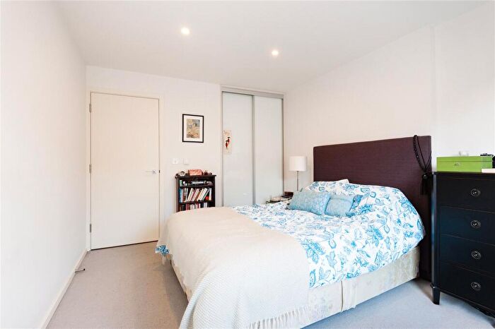 1 Bedroom Apartment To Rent In Central Street, London, EC1V