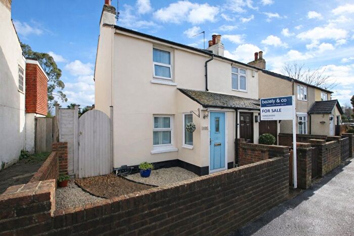 2 Bedroom Semi Detached House For Sale In Charlton Road, Shepperton, TW17