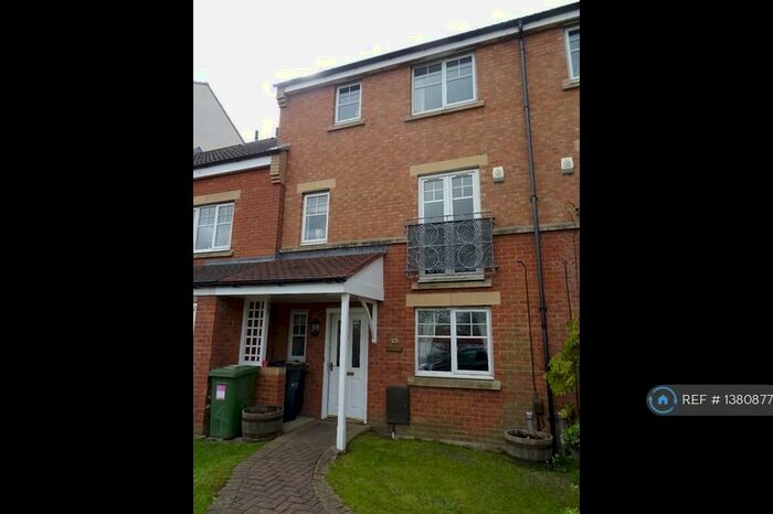 4 Bedroom Terraced House To Rent In St James Village, Gateshead, NE8