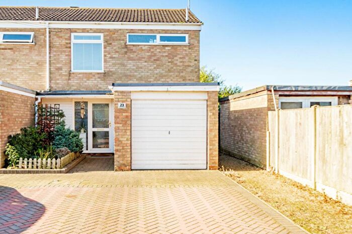 3 Bedroom End Of Terrace House For Sale In Hopton Gardens, Hopton, NR31
