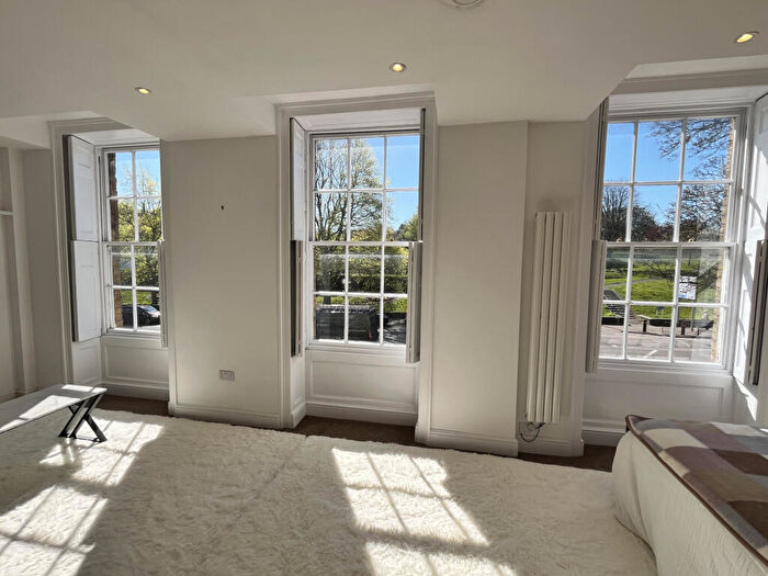 Studio To Rent In New Road, Rochester, Kent, ME1