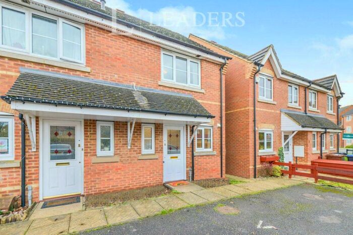 2 Bedroom End Of Terrace House To Rent In Gorseway, AL10