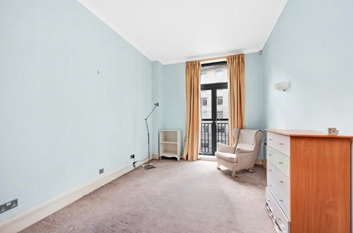 2 Bedroom Flat To Rent In Forum Magnum Square, London, SE1