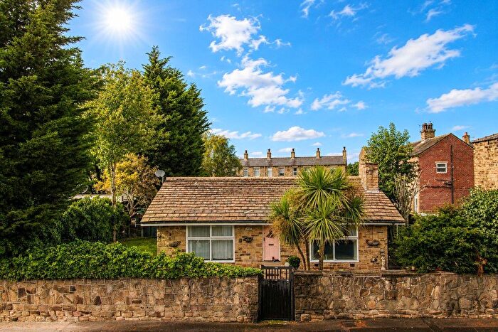 2 Bedroom Detached Bungalow For Sale In Wakefield Road, Dewsbury, WF12
