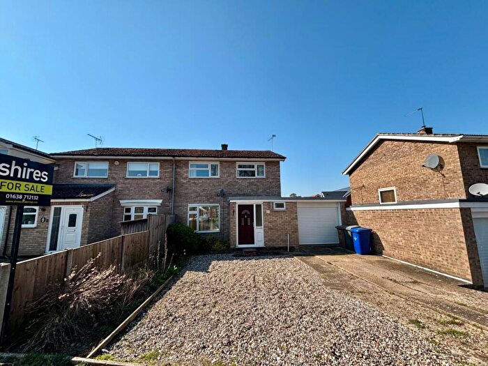 3 Bedroom Semi-Detached House For Sale In Lamble Close, Beck Row, IP28