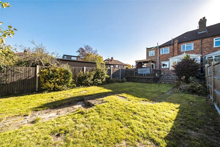 4 Bedroom Semi-Detached House For Sale In Charldane Road, London, SE9