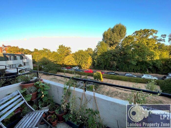 3 Bedroom Flat To Rent In Greenway Close, Stoke Newington / Hackney, N4