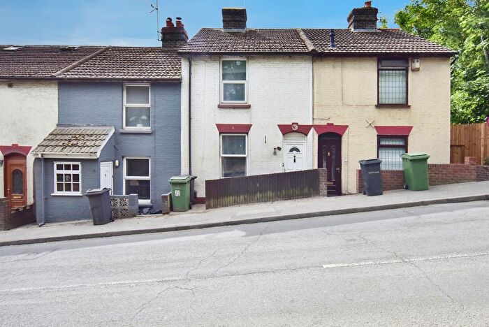 2 Bedroom Terraced House For Sale In Farleigh Hill, Maidstone, Kent, ME15
