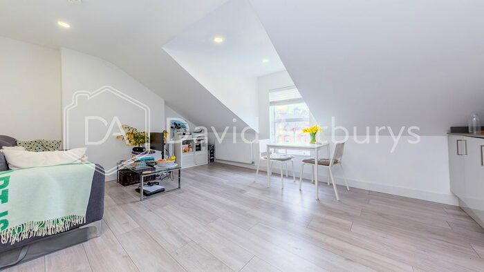 1 Bedroom Flat To Rent In Ferme Park Road, Stroud Green, London, N4