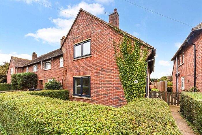 2 Bedroom End Of Terrace House For Sale In Farne Lane, Birdham, PO20