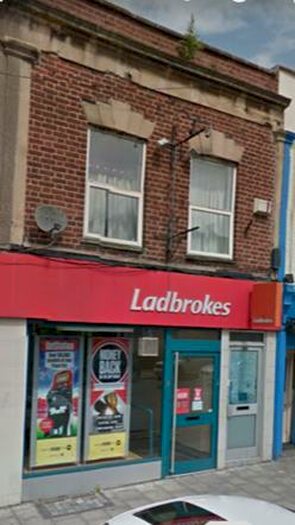 3 Bedroom Flat To Rent In Fishponds Road, Fishponds, Bristol, BS16