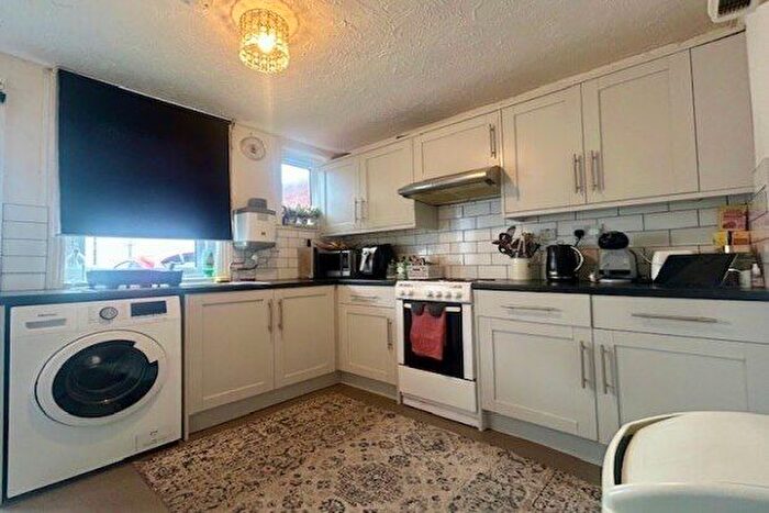 1 Bedroom Flat To Rent In Wordsworth Road, Worthing, BN11