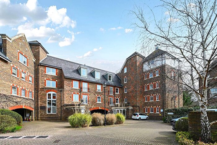 2 Bedroom Property For Sale In Mortley Close, Tonbridge, TN9